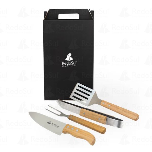 Kit churrasco personalizado 4 peças em inox e bambu